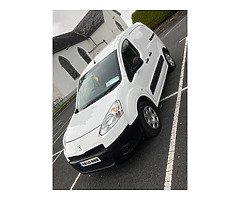 2012 partner 3 seater - Image 9/10