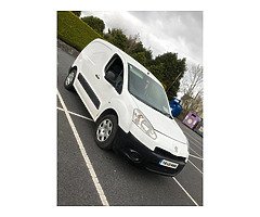 2012 partner 3 seater - Image 10/10