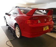 Honda Integra DC5. Rare Milano Red. Genuine 14,000 miles