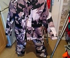 Boys motorbike safety gear - Image 5/6