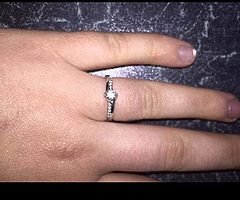 9 ct Canadian white gold twist ring