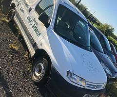 Citreon Berlingo breaking