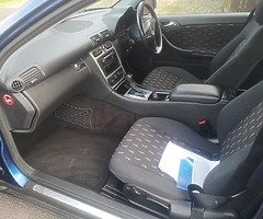 2003 Mercedes-Benz C-Class - Image 5/7