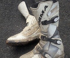 Kids, youth mx boots