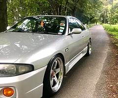 Nissan skyline r33