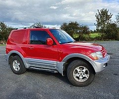MITSUBISHI PAJERO 2.5 SHOWROOM CONDITION