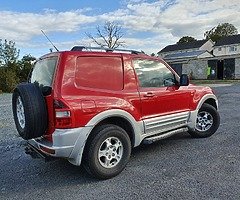 MITSUBISHI PAJERO 2.5 SHOWROOM CONDITION - Image 4/10