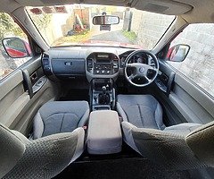 MITSUBISHI PAJERO 2.5 SHOWROOM CONDITION - Image 8/10