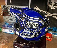 Helmet - Image 6/9
