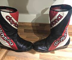 Daytona Race boots size 8