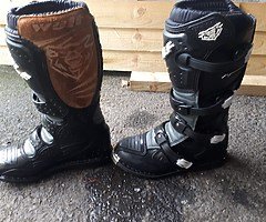 Motocross boots