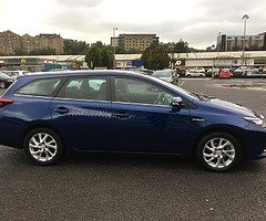 2016 Toyota Auris