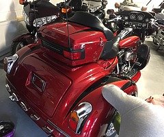 Harley trike ( FLHTCUSE5 ELECTRA GLIDE screaming eagle ) Full chrome Harley color . - Image 6/10