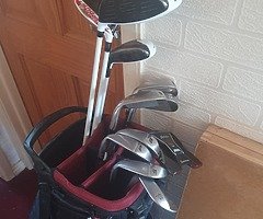 Full taylormade areoburner golf club set including putter and bag