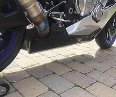 Carbon belly pan Yamaha r1
Austin racing end can exhaust. - Image 4/5