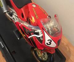 Joey Dunlop model bike