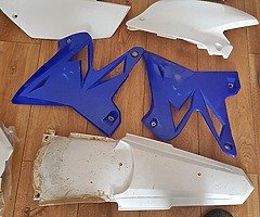 Yz125 restyle plastics.
