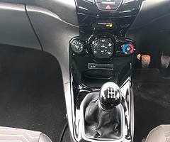 Ford Fiesta 2015 - Image 9/10