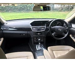 2010 Mercedes-Benz E-Class - Image 3/7