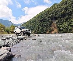 4x4 land cruiser jeep - Image 4/10
