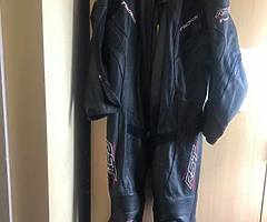 HJC helmet/ race leathers