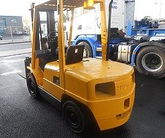 FOR SALE: Fork Lift, 3 Ton