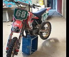 Cr 85 r