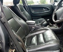 03 volvo s40 1.9 diesel for breaking