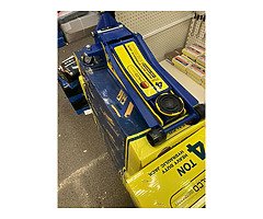 Low Profile 4 Ton Jack