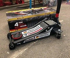 ** SELECTION OF GARAGE EQUIPMENT ** - Image 6/7
