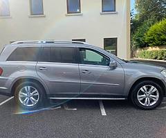 Mercedes-Benz GL-350 2011