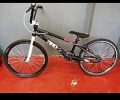 RACE BMX