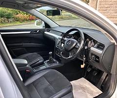 2014 SKODA SUPERB 1.6 TDI BUSINESS - Image 6/10