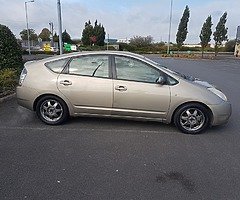 TOYOTA PRIUS HYBRID AUTOMATIC 1.5 PETROL - Image 3/8