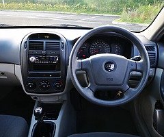 2005 Kia Cerato - Image 8/10