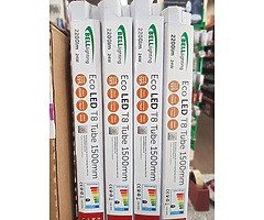 4 x New 5ft LED Lights with LED Tubes in Daylight