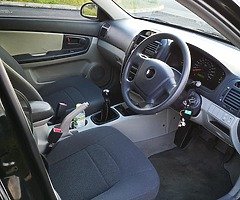 2005 Kia Cerato - Image 6/10