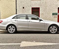 Mercedes 2011 E 350 Avant-garde Blue Efficiency Imaculate - Last