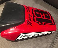 Genuine Yamaha YZF R6 5eb Seat cowl in red - Image 6/6