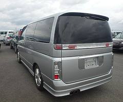 Nissan Elgrand 3.5L Rider / 2004