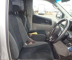 Nissan Elgrand 3.5L Rider / 2004 - Image 6/10