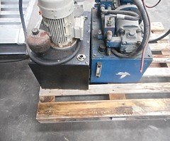 FOR SALE: Hydraulic Motor Pumps