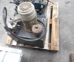 FOR SALE: Hydraulic Motor Pumps - Image 3/5