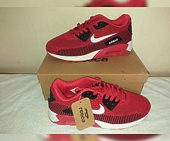 MEN AND WEMON TRANER PM