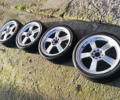 Alloys with 4 good tyres