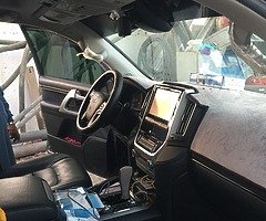 لندكروزر 2017 - Image 8/10