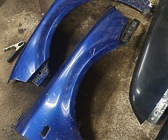 Two black bora wings 1 golf mk4 wing passat wings and bora boot
