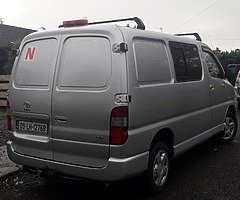 09 toyota hiace crew cab