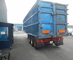 FOR SALE: 2010 Scrap Tipping Trailer - Image 4/8