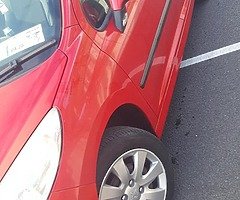 Red Peugeot 307 - Image 3/9